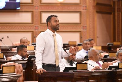 މިނިސްޓަރު ޚަލީލާ ދެކޮޅަށް އަޑުގަދަ ކުރަން ފެއްޓުމުން މީކާއީލްގެ ނަން އިއްވައި ތަޅުމުން ބޭރުކޮށްފި