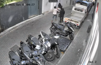 ދޮށީ އުމުރު އަންހެނެއްގެ އަތުން ޕާހެއް ފޭރިގަނެ ފިލައިފި