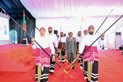 ބިކިނީ ހެދުންތަކުން އުތީމު ގޮނޑުދޮށް 'ލަދުގަންނަވާލަން' ތާއީދެއްނުކުރަން: އާދަމްބެ