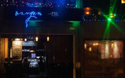 މުސާރަ ނުދޭ ކަމަށް ބުނެ ވައްކަން ކުރުމުގެ ތުހުމަތުގައި، އޮކްސިޖަން ކެފޭގެ ދެ މުވައްޒަފަކު ހައްޔަރުކޮށްފި