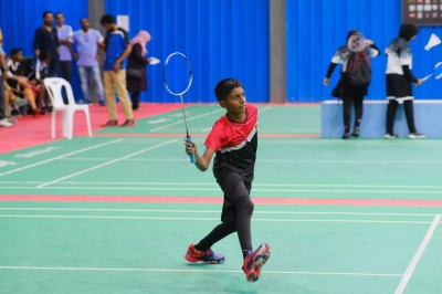 މޯލްޑިވްސް ޖޫނިއާ އޯޕަންއަށް 344 އެންޓްރީ