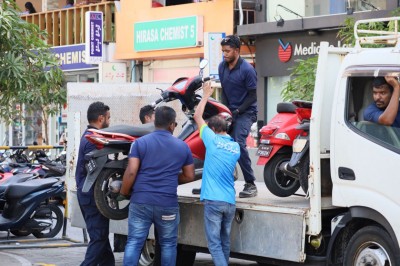 މާލޭގެ މަގުތަކުން މިއަދު އެކަނި 200އަށްވުރެ ގިނަ ވެހިކަލް ނަގައިފި