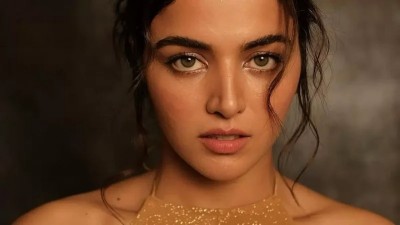 އުޖްވަލް ނިކަމްގެ ބަޔޮޕިކްގެ ބަތަލާއަކަށް ވަމީގާ