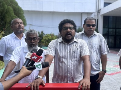 ސުވާލުތަކަށް ޖަވާބު ނުލިބިގެން އެމްޑީޕީން ހައުސިން މިނިސްޓަރު ހޯދަން ދިއުމުން "ބުނީ ބައްދަލުކުރާ ފެންވަރުގެ މީހަކު ނެތޭ"