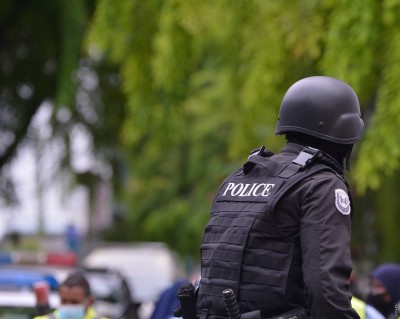 ހެކިންނަށް ނުފޫޒު ފޯރުވުމުގެ ތުހުމަތުގައި އެކަކު ހައްޔަރުކޮށް ތިން މީހެއްގެ ޑިޖިޓަލް ޑިވައިސް ފުލުހަށް ނަގައިފި