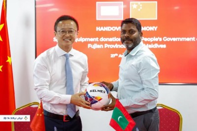 ޗައިނާއިން އަނެއްކާ ވެސް ރާއްޖެއަށް ކުޅިވަރު ސާމާނުތަކެއް ހަދިޔާކޮށްފި