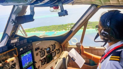 މޯލްޑިވިއަންއިން ހުޅުވާލި ހަތަރު ކެޑޭޓު ޕައިލެޓްގެ މަގާމަށް 100އެއްހާ މީހުން ކުރިމަތިލައިފި