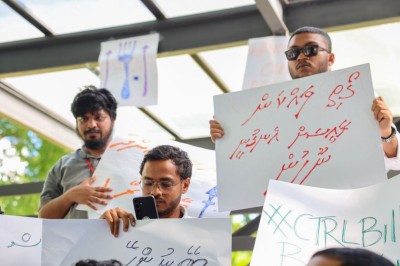 މީޑިއާ ކޮންޓްރޯލް ބިލަށް ނޫސްވެރިންގެ މަޝްވަރާ ހޯދަން ކޮމިޓީން ބައްދަލުކުރަނީ