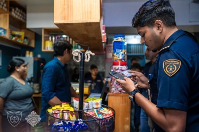 ނުގަވައިދުން ބިދޭސީއަކު ހިންގި ކެފޭއަކުން ވިސާ ނެތް 3 ބިދޭސީން ހިފަހައްޓައިފި