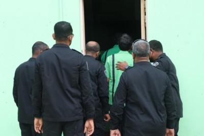 ޓެގު އަޅުވާފައި މީހަކު ދޫކޮށް ނުލާތާ ދެ މަސް