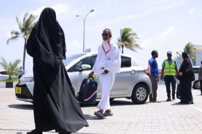 އިސްލާމިކް މިނިސްޓްރީގެ މުވައްޒަފުންނަށް ޢުމްރާ ކުންފުނި ނުހިންގޭ ގޮތް ހަދަން މަޝްވަރާކުރަނީ