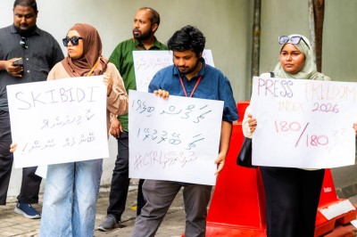 ނުވެސް ހިންގާ ގިނަ މީޑިއާތަކެއް ހިމެނޭހެން, އާ ކޮމިޝަނަށް ވޯޓު ލެވޭ 353 މީޑިއާއެއް