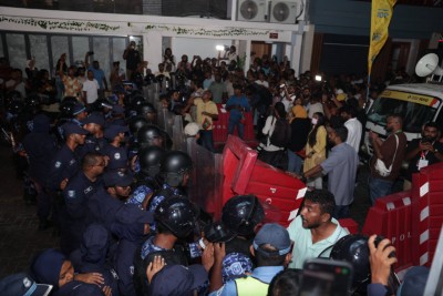 ގިނަ ބަޔަކު އެއްވި މުޒާހަރާގައި އެމްޑީޕީން ސަރުކާރަށް ފަސް ޑިމާންޑެއް