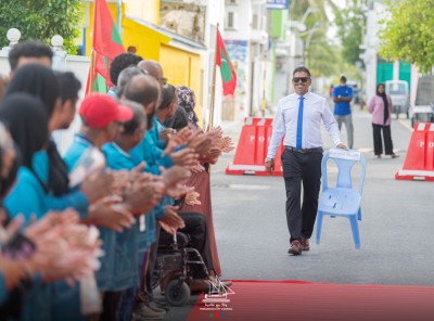 ތިން މަހުގެ ސަސްޕެންޝަން އުވުމުން، ތިނަދޫ މޭޔަރަށް ރަތް ދޫލައިގެ މަރުހަބާއެއް