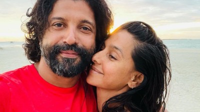 ފަރުހާން އަންހެނުން ޝިބާނީއާ އެކު ރާއްޖޭގައި