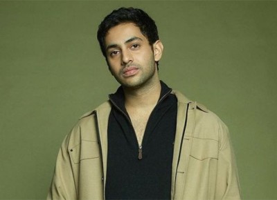 އަގަސްތިޔާގެ ފިލްމު 'އިއްކީސް'ގެ ޕޯސްޓަރު ދައްކާލައިފި