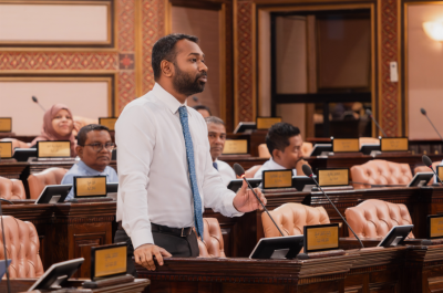 ކޯޓުތަކުން އެކި މީހުން ތަފާތުކުރާ ކަމަށް ބުނެ ހުށަހެޅި ކުއްލި މައްސަލަ ބޭރުކޮށްލައިފި