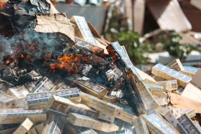 ގަވައިދާ ޚިލާފަށް އެތެރެކުރި ތިން މިލިއަނަށްވުރެ ގިނަ ސިނގިރޭޓު ނައްތާލައިފި