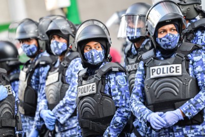 މީހަކަށް ހަމަލާ ދޭން ކަމަށް ބުނެ، ކަޓަރެއް ގެންގުޅުނު 2 މީހުން ހައްޔަރުކޮށްފި