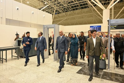 ހަނިމާދޫ އެއާޕޯޓުގައި ޑޮލަރު އޭޓީއެމަކާއި ކައުންޓަރެއް ހުޅުވައިފި