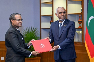 އޮޕް-އެޑް: ސަރުކާރުން ހެދި އެންމެ ބޮޑު ރެކޯޑަކީ "ލީގަލް ޑިކްޓޭޓާޝިޕަކަށް" ރާއްޖެ ބަދަލު ކުރުން