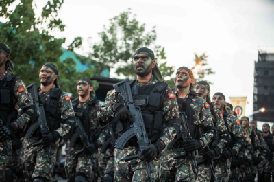 ހުޅުމާލެ ބޭރުގައި ބަޑިޖަހައިގެން ތަމްރީނުތަކެއް ބާއްވަނީ