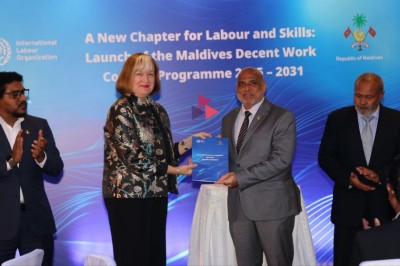 މަސައްކަތްތެރިންގެ ހައްގުތައް ރައްކާތެރިކުރަން ބައިނަލްއަގުވާމީ މަސައްކަތްތެރިންގެ ޖަމިއްޔާއާ އެކު ސޮއިކޮށްފި