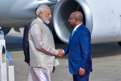 ރައީސް ހުޅުވައިދެއްވީ އެމަނިކުފާނު މަލާމާތް ރައްދުކުރައްވައި، ސިޔާސީ ކުރެއްވި ހަނިމާދޫ އެއާޕޯޓު: ޝާހިދު