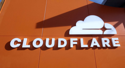 ކްލައުޑްފްލެއާ ހުއްޓުމަކަށް އައިސް، ދުނިޔޭގެ އެތައް މިލިއަން ސައިޓްތަކެއް ހުއްޓުމަކަށް!