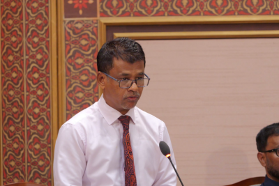 އާސަންދަ ނިޒާމު އޮތީ ސަލާންޖަހަން ޖެހޭ ހާލަތުގައި ކަމަށް ގަބޫލެއް ނުކުރަން: ނާޒިމް