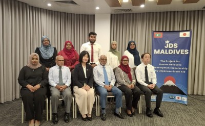 ޖަޕާނުގެ ހިލޭ އެހީގައި ސްކޯލާޝިޕް ނިންމި ދަރިވަރުންނަށް ސެޝަނެއް ބާއްވައިފި