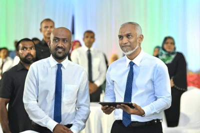 ރައީސްގެ ހިސާބު ގޯސް: ވަގުން އަބަދުވެސް ތިބެނީ މަތީ ފަޑީގައި!