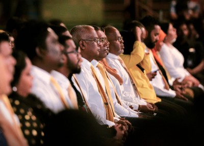 އޮތީ އެންމެ ފަރުވާއެއް، އެއީ އަވަހަށް 'ހިފައިގަތުން'