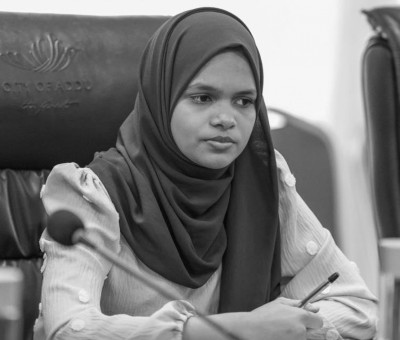 ސިޒޭރިއަން ހެދުމުގެ ތެރެއިން އައްޑޫ ކައުންސިލްގެ ޒުވާން މުވައްޒަފަކު މަރުވެއްޖެ