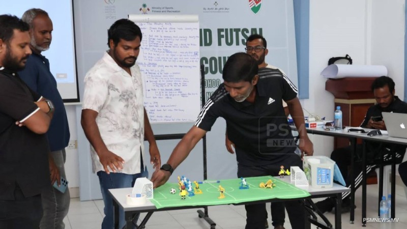 ފުޓްބޯޅަ އަދި ފުޓްސެލް ރެފްރީ ކޯސް މިފަހަރު އައްޑޫ ސިޓީ މީދޫގައި