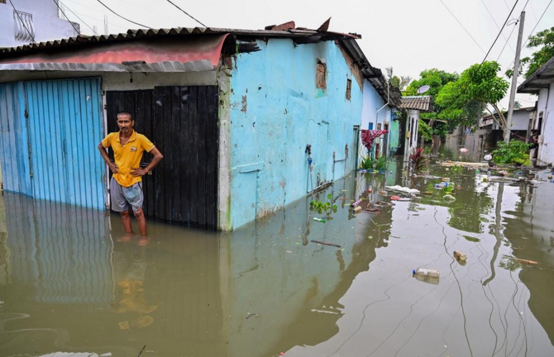 ތޫފާނުގައި ލަންކާއިން 132 މަރު، ކުއްލި ނުރައްކަލުގެ ހާލަތު އިއުލާނުކޮށްފި