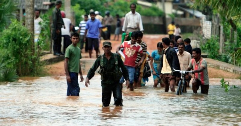 ލަންކާގައި ފެންބޮޑުވި ސަރަހައްދަކުން ދިވެހި ދެ އާއިލާއެއް ހޮޓަލަކަށް ބަދަލުކޮށްފި