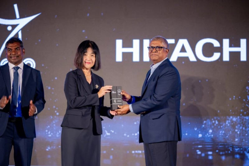 ހިޓާޗީގެ ޕާޓްނަރޝިޕަށް 25 އަހަރު ފުރުމުގެ މުނާސަބާ ފާހަގަކޮށްފި