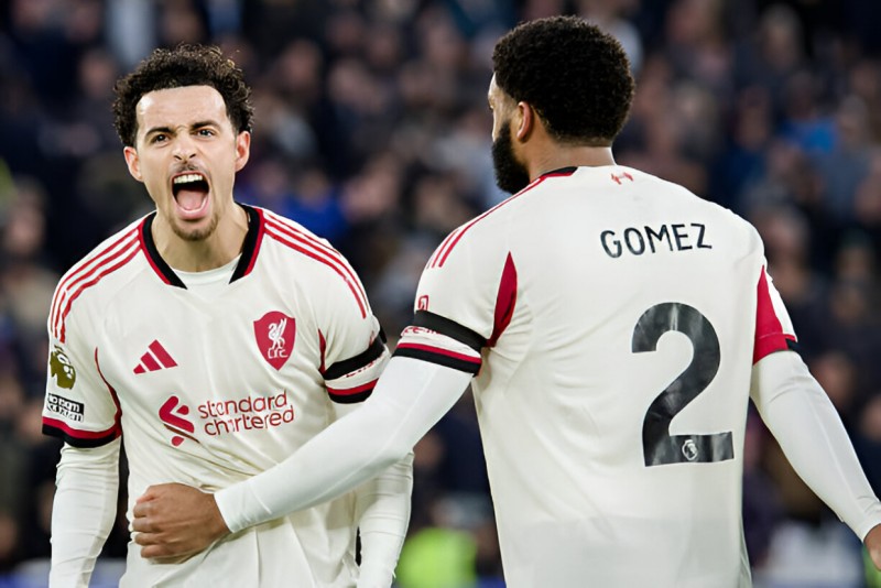 ސަލާހު ބެންޗުގައި ބަހައްޓައިގެން ލިވަޕޫލުން ވެސްޓް ހޭމް އަތްދަށުކޮށްފި