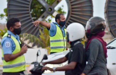 ޓްރެފިކް ޖޫރިމަނާ ނުދައްކާ ނަމަ ވެހިކަލްގައި ތަޅު އަޅުވައި، ޓޯކުރަން ފުލުހުންނަށް ބާރު ދެނީ