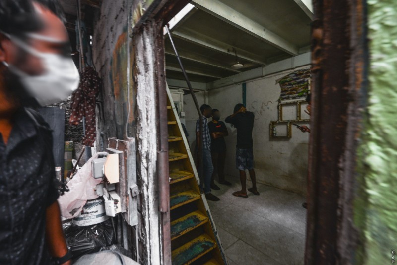 ދިރިއުޅޭ ކޮޓަރިން 10 ގުރާމުގެ މަސްތުވާތަކެތި ފެނުމުން ބުނީ، ގުޅުމެއް ހުރި އެއްޗެއް ނޫން ކަމަށް