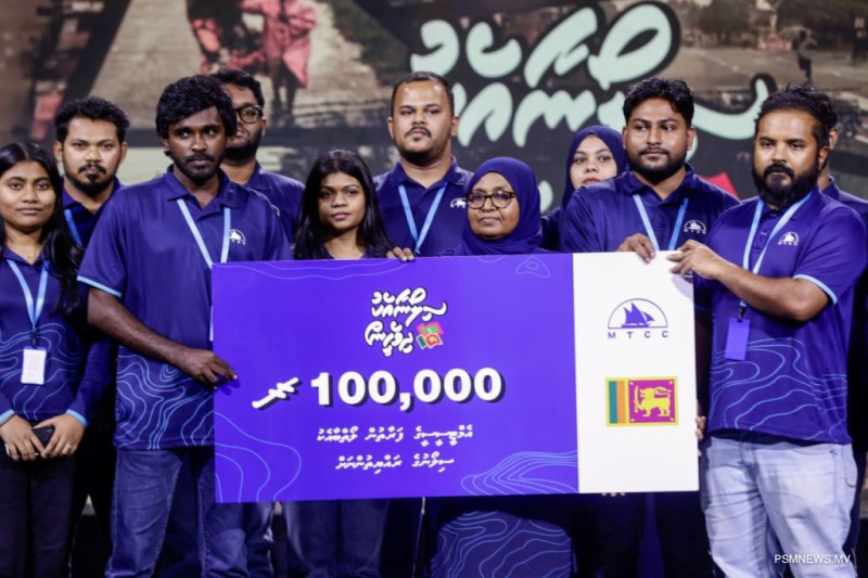 "ސިލޯނާއެކު ދިވެހީން"، އެމްޓީސީސީން އެއްލައްކަ ރުފިޔާ ހަދިޔާކޮށްފި