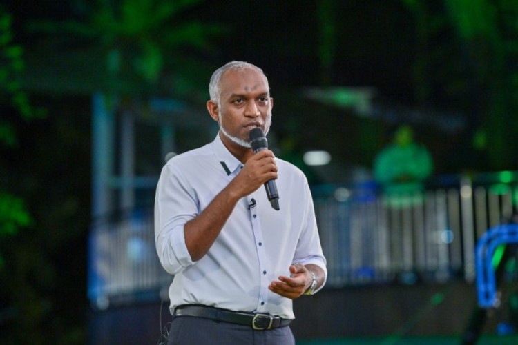 ރައީސް މާދަމާ ރޭ ހެންވޭރު ރައްޔިތުންނާ ބައްދަލުކުރައްވަނީ