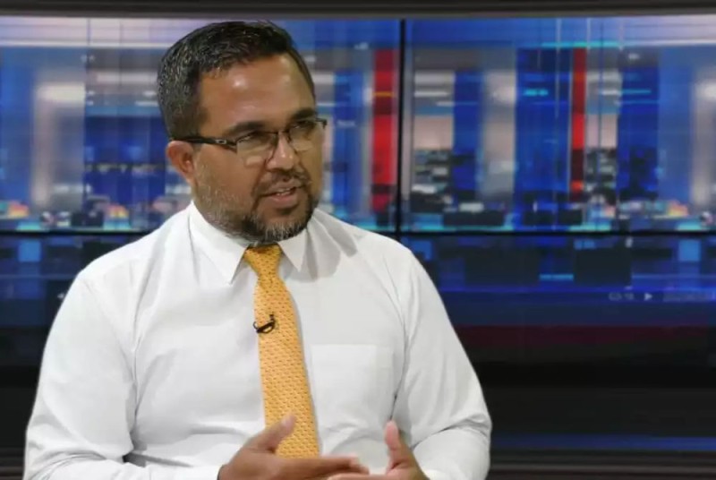 ޔުނިފޯމުގެ ކުލަތައް ބަދަލުކުރުމުގެ ފަހަތުގައި ހަމަޖެހޭ އުސޫލެއް އަސާސެއް ނެތް: އިހުސާން