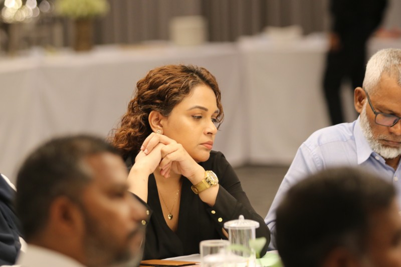 ސިވިލް ކޯޓުގެ ދެ ގާޒީންނާ ދެކޮޅަށް، މުވައްޒަފުން ޖޭއެސްސީއަށް