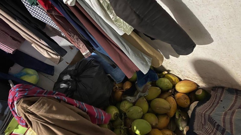 ނިދާ ކޮޓަރީގައި ކުރުނބާ ފަނި ގިރައި, ވިއްކަމުން ދިޔަ ދެ ބިދޭސީން އިމިގްރޭޝަނަށް