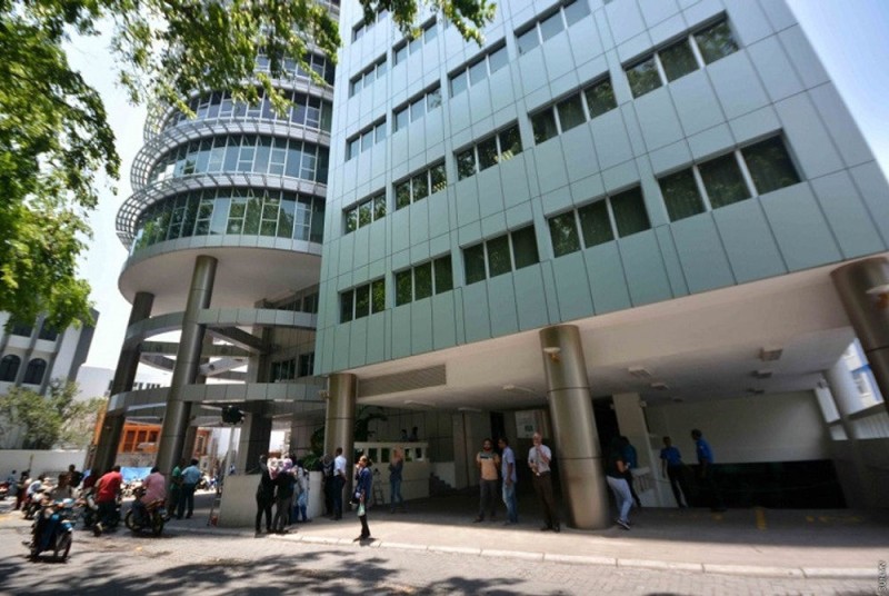 ބޮޑު ކުރި މުސާރައާއެކު ލީގަލް ގިނަ އޮފިސަރުން ގެ މުސާރައިން 7000 ރުފިޔާ ވީ މަދު، އަނެއްކާ ވެސް ޝަކުވާ ގެ ސިޓީއެއް ޕޭ ކޮމިޝަނަށް