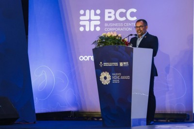 ދިވެހީން އާ ވިޔަފާރިތަކަށް ވަނުމަށް ހުރި ހުރަސްތައް މަދުކުރަން އަންނަނީ މަސައްކަތްކުރަމުން: ޒަމީރު