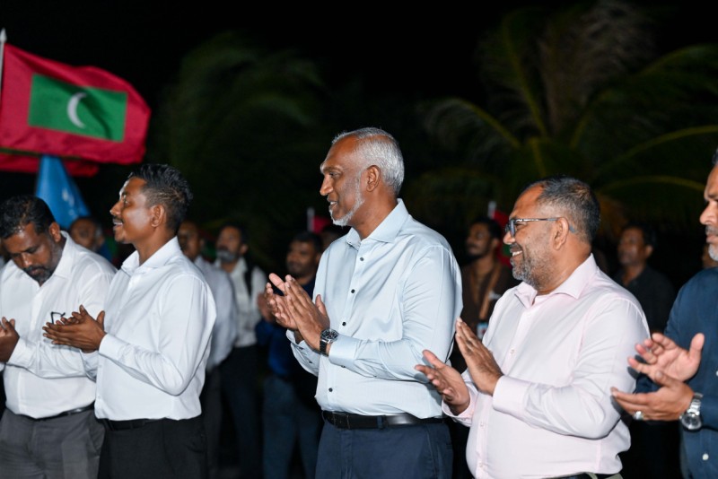 ދިވެހީން އާ ވިޔަފާރިތަކަށް ވަނުމަށް ހުރި ހުރަސްތައް މަދުކުރަން އަންނަނީ މަސައްކަތްކުރަމުން: ޒަމީރު