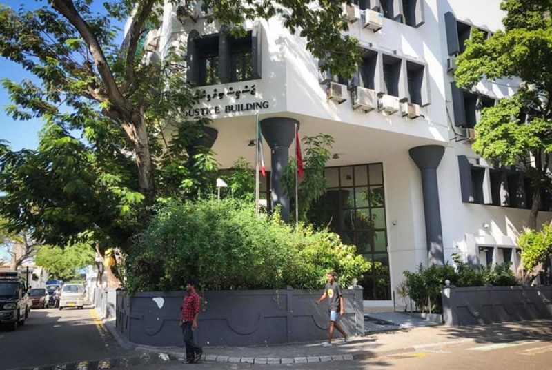 ސިވިލް ކޯޓުގެ ބައެއް މުވައްޒަފުން އެ ކޯޓުގެ ދެ ގާޒީއެއްގެ މައްސަލަ ޖޭއެސްސީ އަށް ހުށަހަޅައިފި